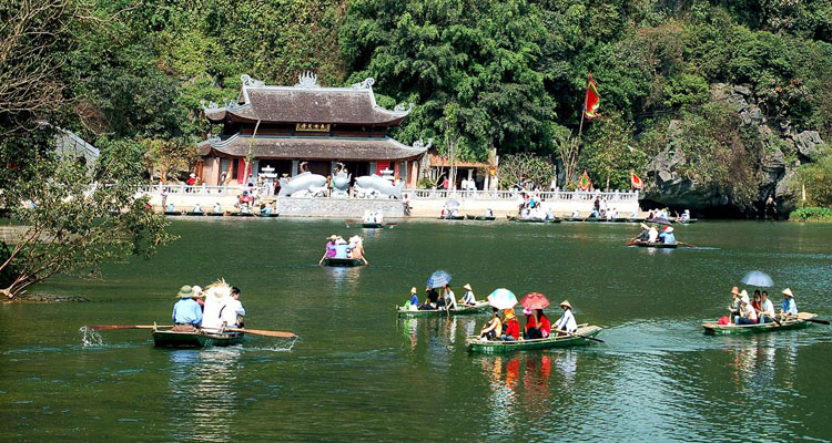 Đi chùa Hương bến đò Thiên Trù