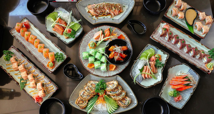 Ăn gì ở Vincom Nguyễn Chí Thanh sushi sashimi