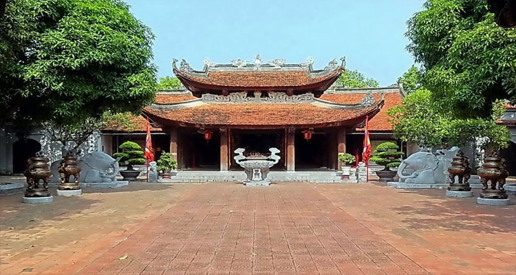 Đền Đô - Một địa điểm gần chùa Phật Tích