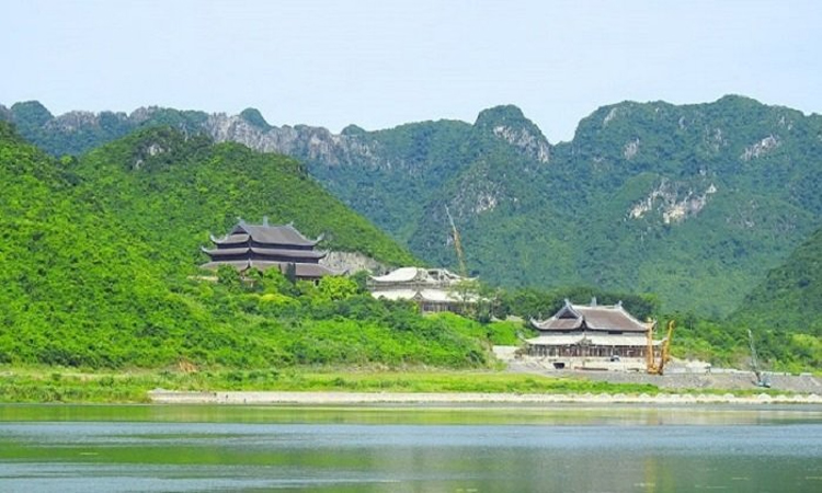 Hình ảnh chùa Tam Chúc - núi non 