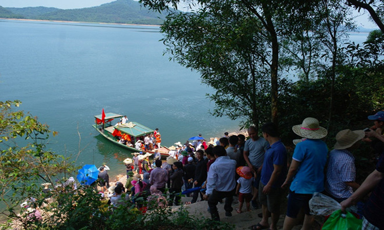 Hồ Kẻ Gỗ - tham quan