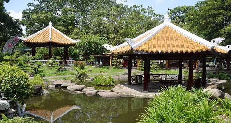 Công viên văn hóa Đầm Sen - vườn nhật