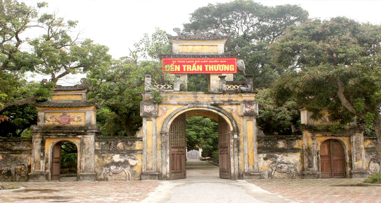 Du lịch Hà Nam - đền Trần Thương