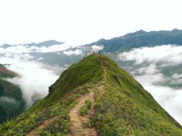 Ngắm hai ‘sống lưng khủng long’ thách thức dân phượt