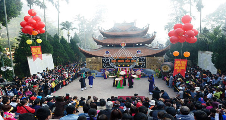 Các hoạt động ở lễ hội chùa Hương