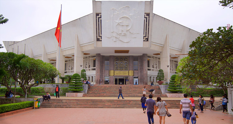 Bải tàng Hồ Chí Minh 