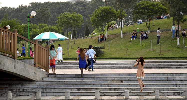 Công viên Hòa Bình trở thành điểm hẹn của giới trẻ