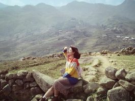 Bãi đá cổ Sapa và những bí ẩn nên khám phá Bãi đá cổ Sapa - hình ảnh cô gái