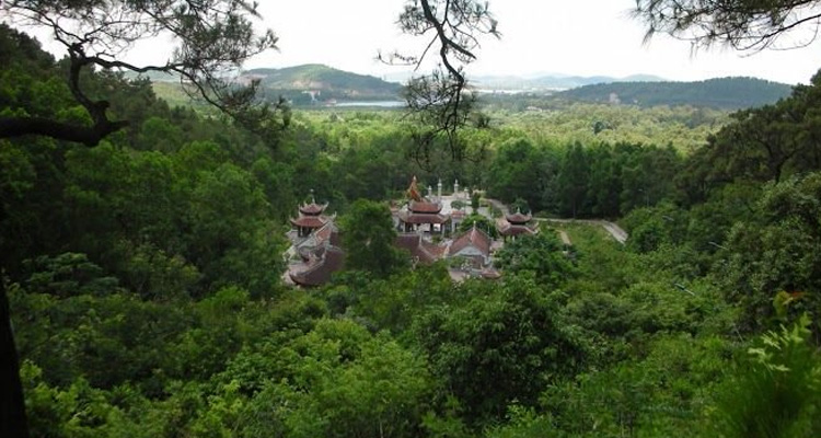 Đền thờ Chu Văn An - núi Phượng Hoàng