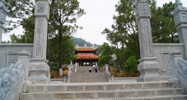 Đền thờ Chu Văn An từ xa