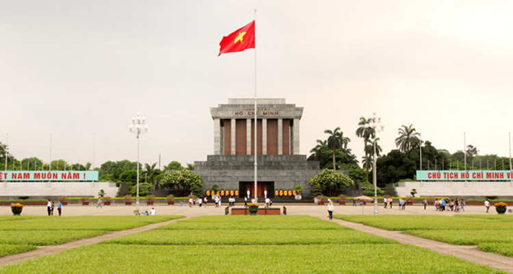 Niềm tự hào dân tộc Việt là một trong những nét đẹp văn hóa đặc trưng của đất nước con người Việt Nam. Chúng ta luôn tồn tại và phát triển nhờ vào truyền thống lịch sử và tinh thần đoàn kết, sáng tạo.