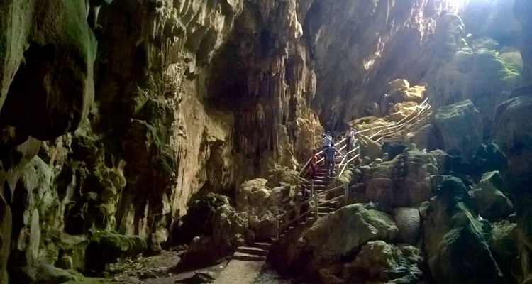 Hang Phượng Hoàng đường vào hang