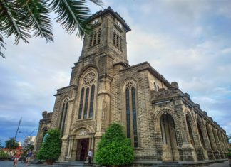 Nhà thờ đá Nha Trang - Địa điểm “check - in, sống ảo” đang thu hút giới trẻ