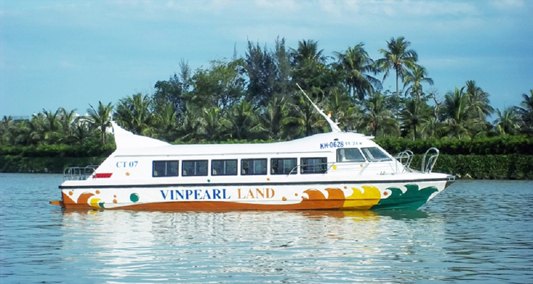 Có rất nhiều tàu cao tốc hiện đại, tiện nghi được Vinperal Nha Trang trang bị phục vụ các du khách