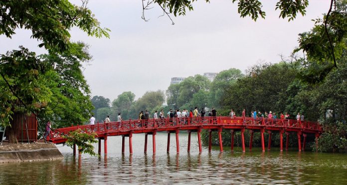 Cầu Thê Húc - Biểu tượng cho nét đẹp văn hóa của người Hà thành